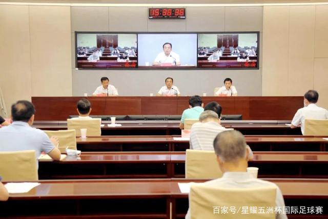 特尔任意球高飞自责躺地捶草